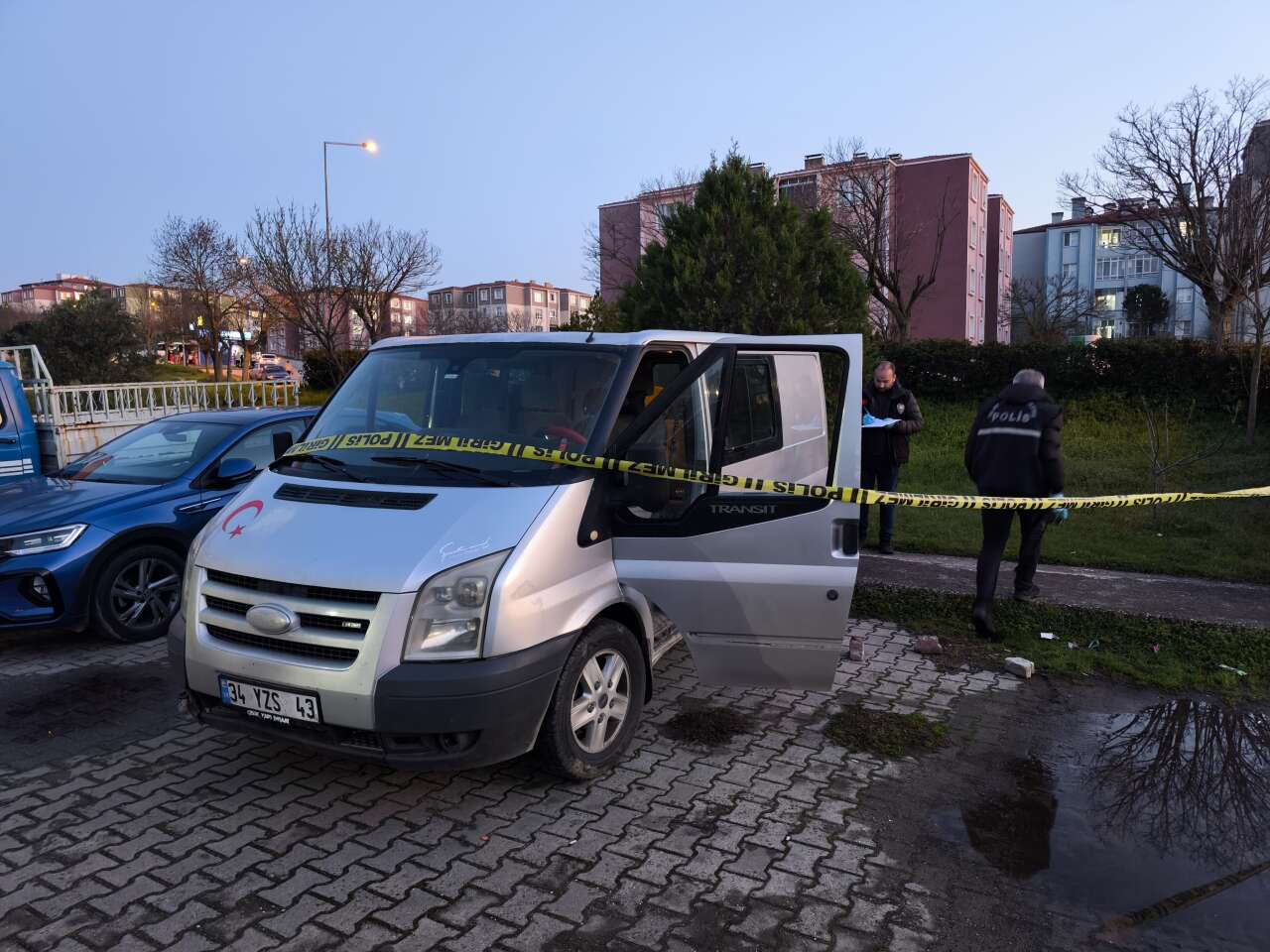 3 çocuk babası inşaat ustası, evinin önünde öldürüldü 3